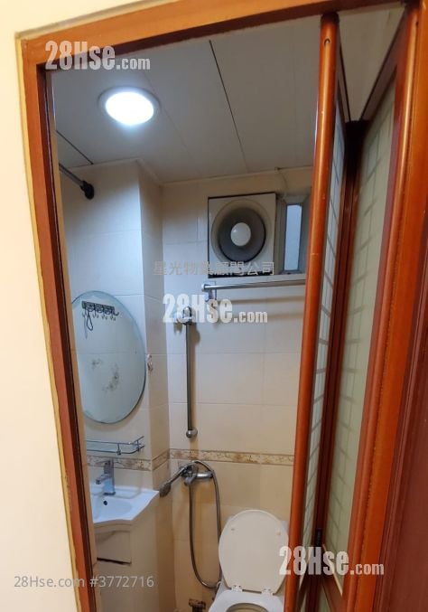 Kiu Wing Building Sell 2 Bedrooms , 1 Bathroom 228 ft²