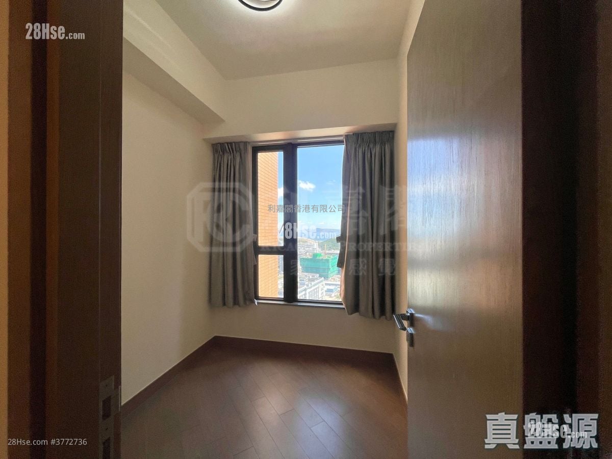 Wings At Seaii Sell 2 Bedrooms 541 ft²