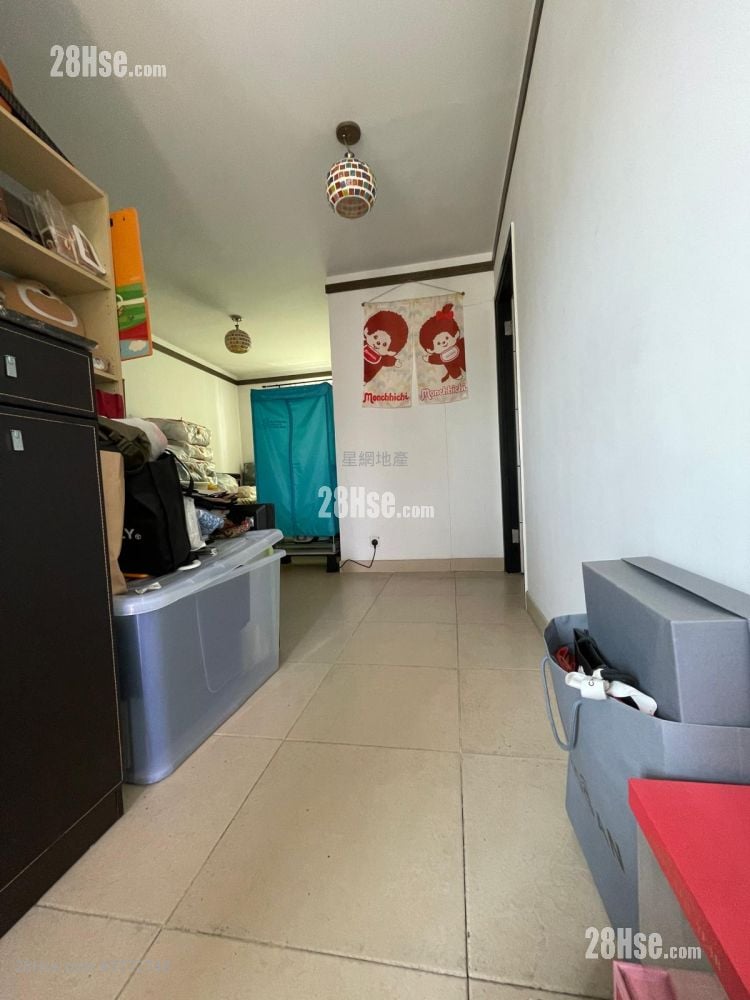 The Wonderland Sell 630 ft²