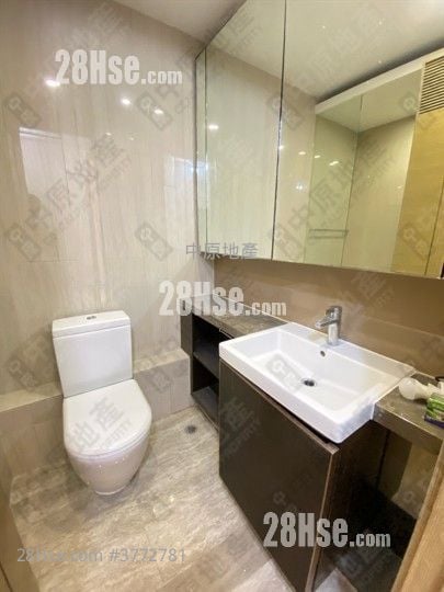 The Reach Sell 3 Bedrooms , 2 Bathrooms 743 ft²