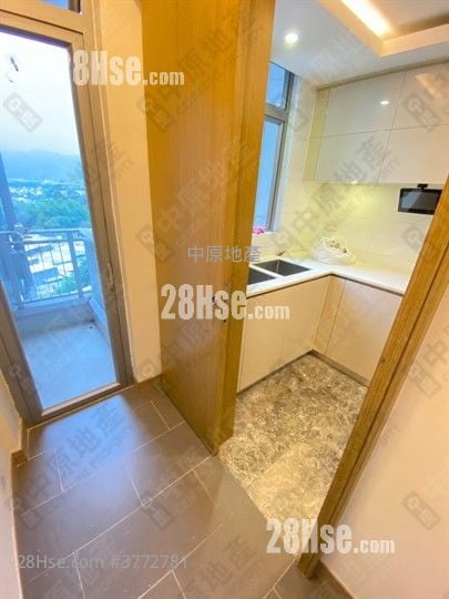 The Reach Sell 3 Bedrooms , 2 Bathrooms 743 ft²