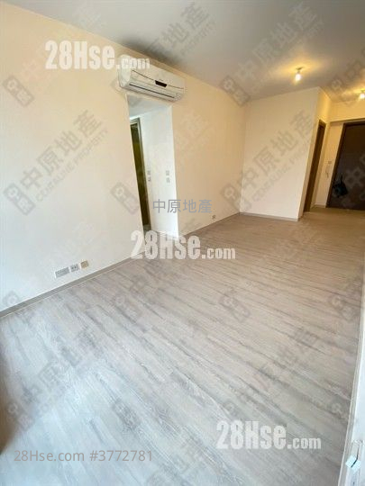 The Reach Sell 3 Bedrooms , 2 Bathrooms 743 ft²