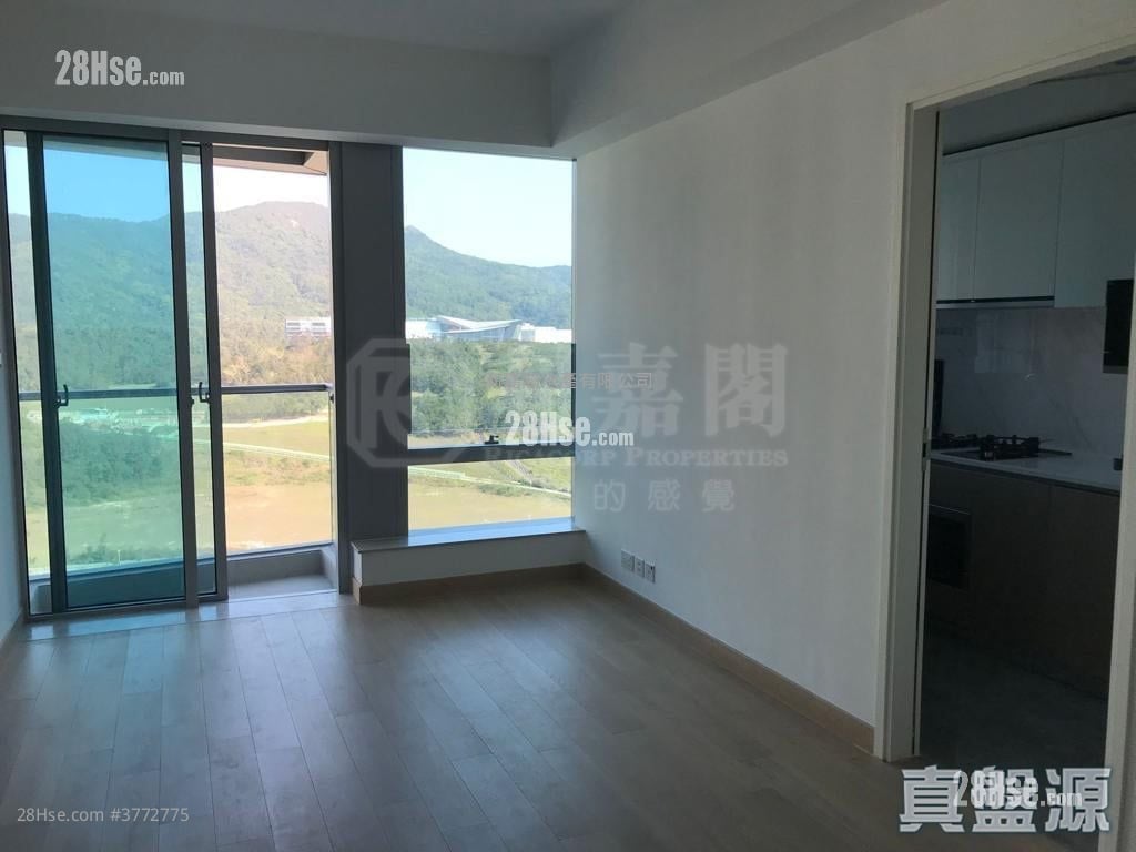 Savannah Sell 3 Bedrooms , 2 Bathrooms 697 ft²