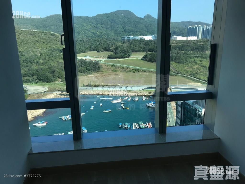 Savannah Sell 3 Bedrooms , 2 Bathrooms 697 ft²