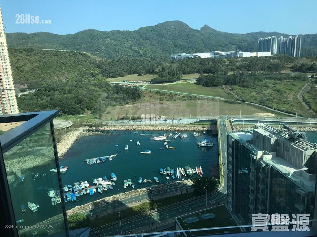 Savannah Sell 3 Bedrooms , 2 Bathrooms 697 ft²