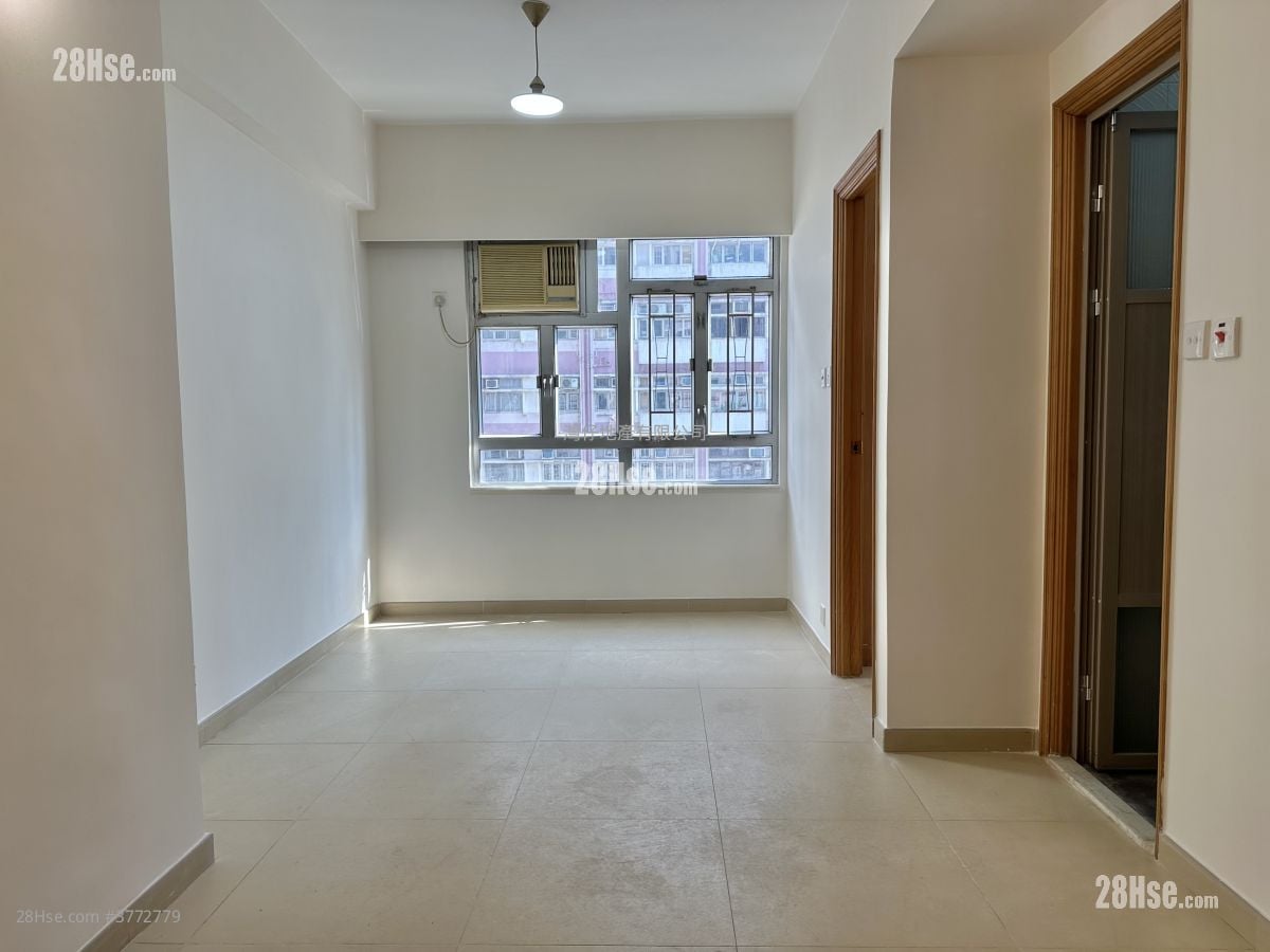 Lap Hing Building Sell 1 Bedroom , 1 Bathroom 281 ft²