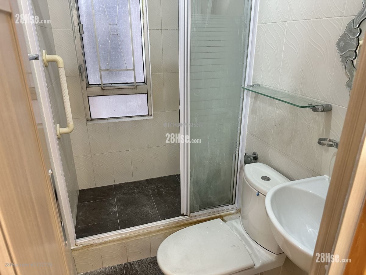 Lap Hing Building Sell 1 Bedroom , 1 Bathroom 281 ft²
