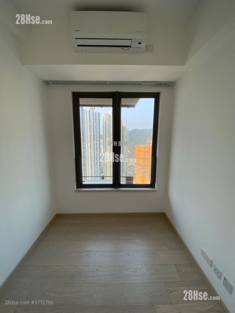 Sea To Sky Sell 3 Bedrooms , 2 Bathrooms 786 ft²