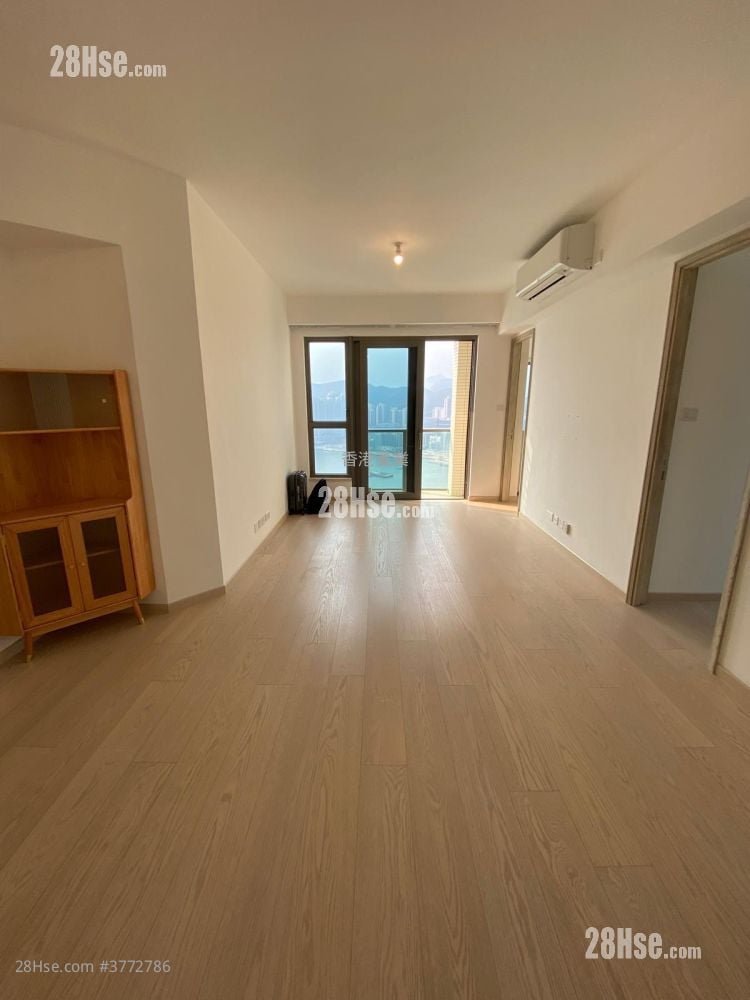 Sea To Sky Sell 3 Bedrooms , 2 Bathrooms 786 ft²