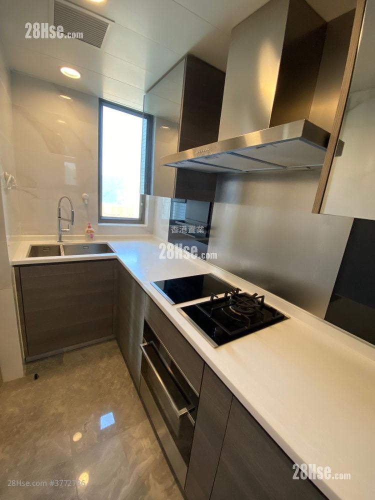 Sea To Sky Sell 3 Bedrooms , 2 Bathrooms 786 ft²