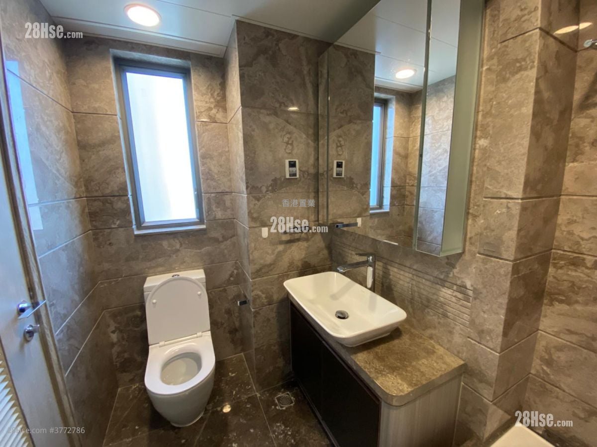 Sea To Sky Sell 3 Bedrooms , 2 Bathrooms 786 ft²