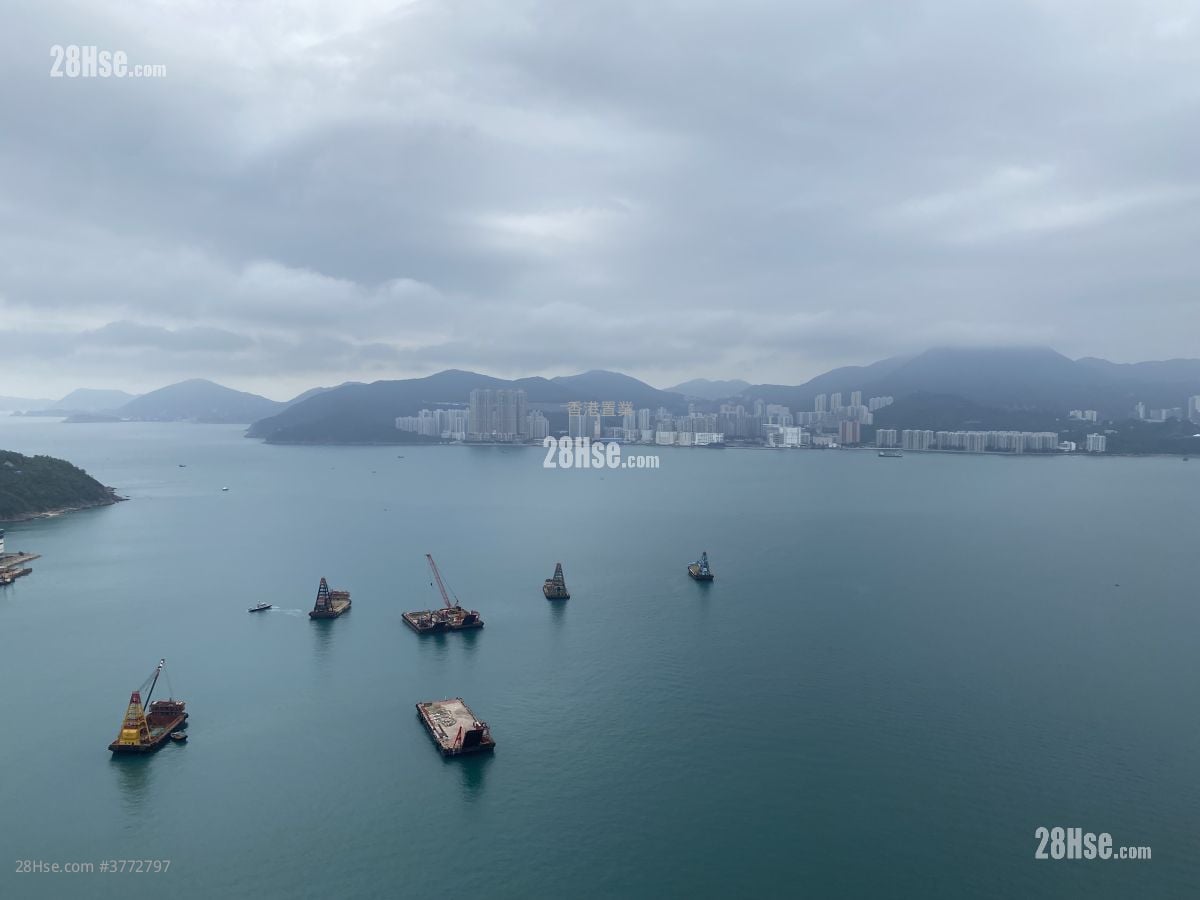 Lp10 Sell 4 Bedrooms , 3 Bathrooms 1,204 ft²