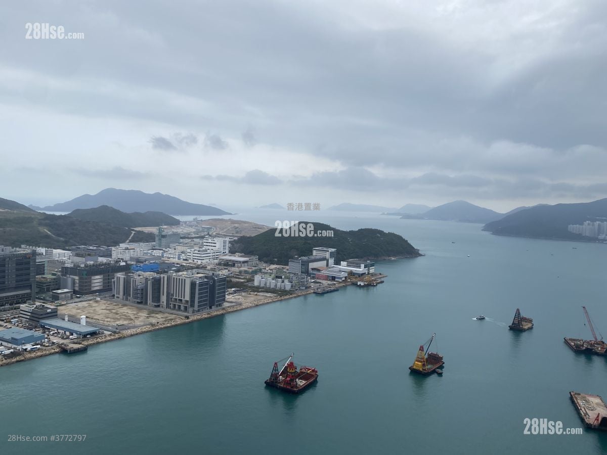 Lp10 Sell 4 Bedrooms , 3 Bathrooms 1,204 ft²