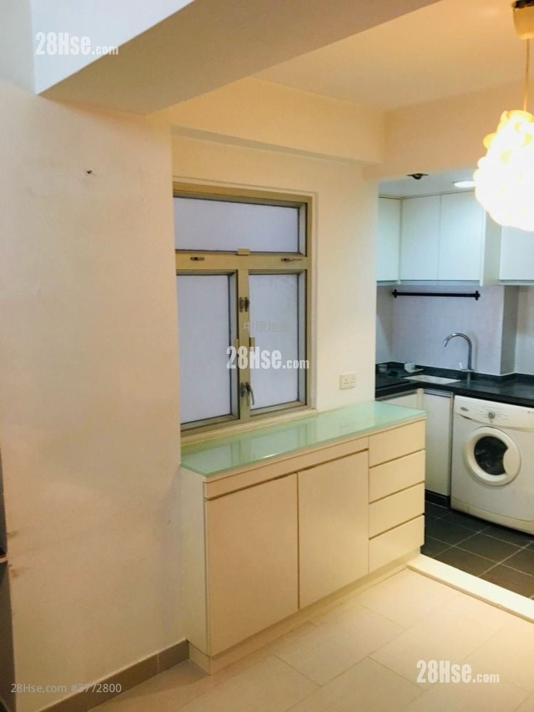 Chuen Fai Centre Sell 1 Bedroom 295 ft²