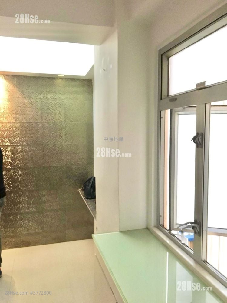 Chuen Fai Centre Sell 1 Bedroom 295 ft²