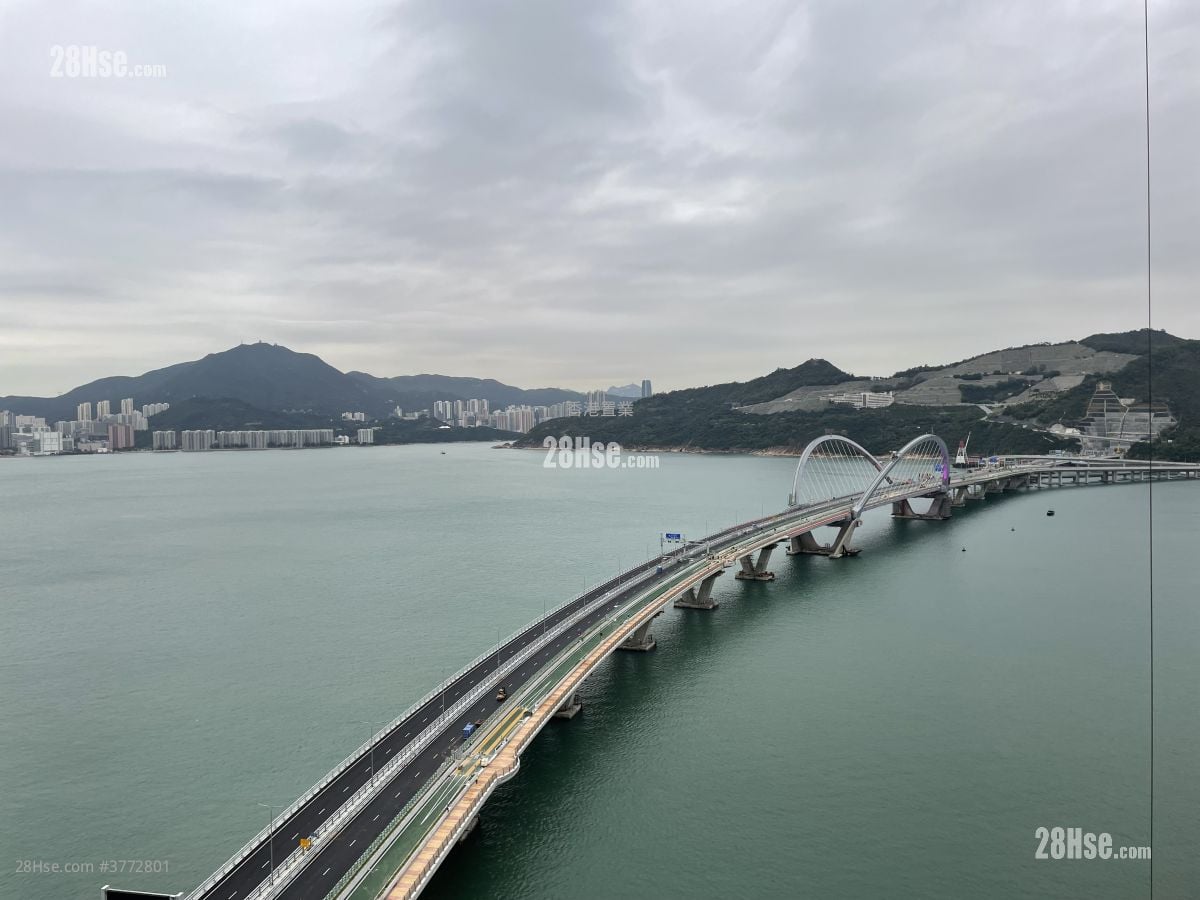 Lp10 Sell 3 Bedrooms , 2 Bathrooms 857 ft²