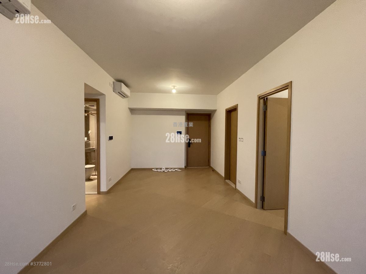 Lp10 Sell 3 Bedrooms , 2 Bathrooms 857 ft²