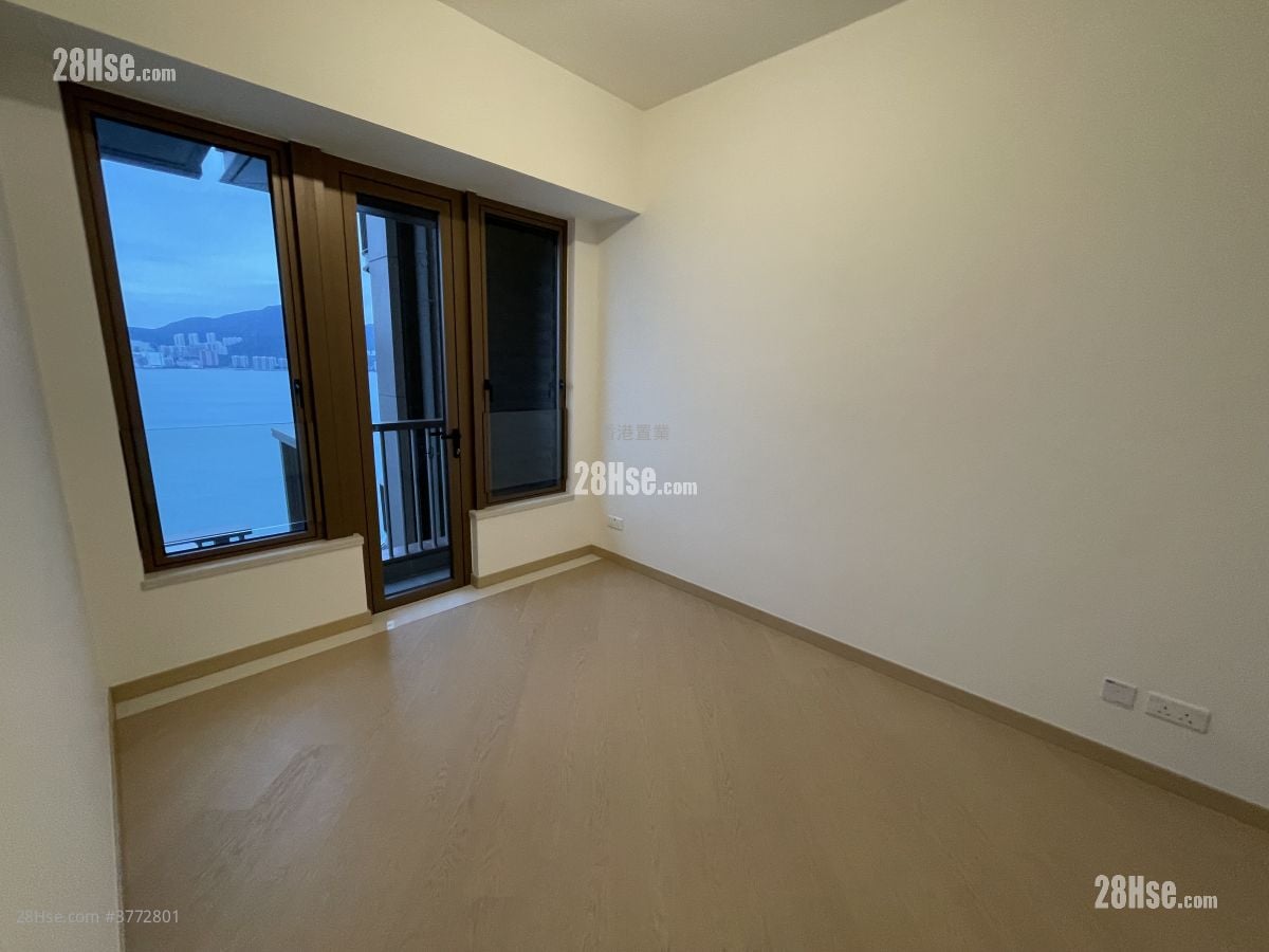 Lp10 Sell 3 Bedrooms , 2 Bathrooms 857 ft²