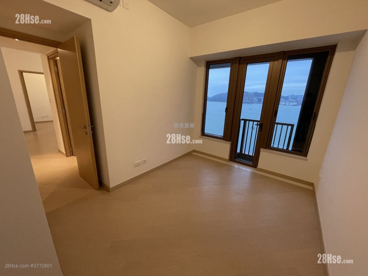 Lp10 Sell 3 Bedrooms , 2 Bathrooms 857 ft²