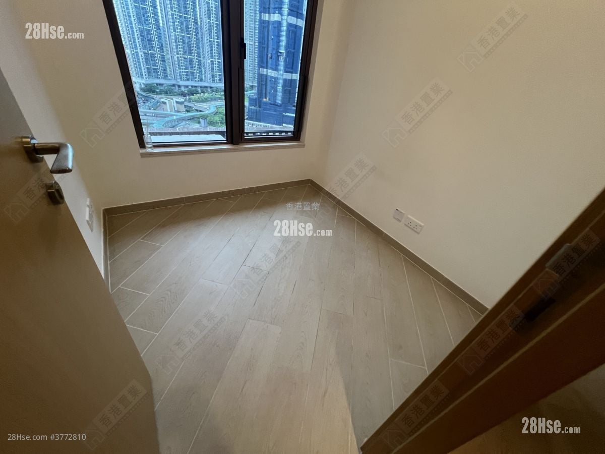 Lp10 Sell 2 Bedrooms , 1 Bathroom 484 ft²