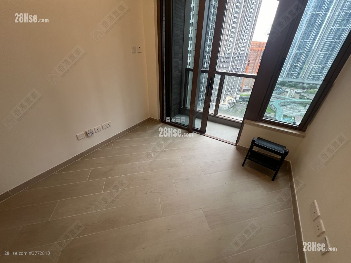 Lp10 Sell 2 Bedrooms , 1 Bathroom 484 ft²