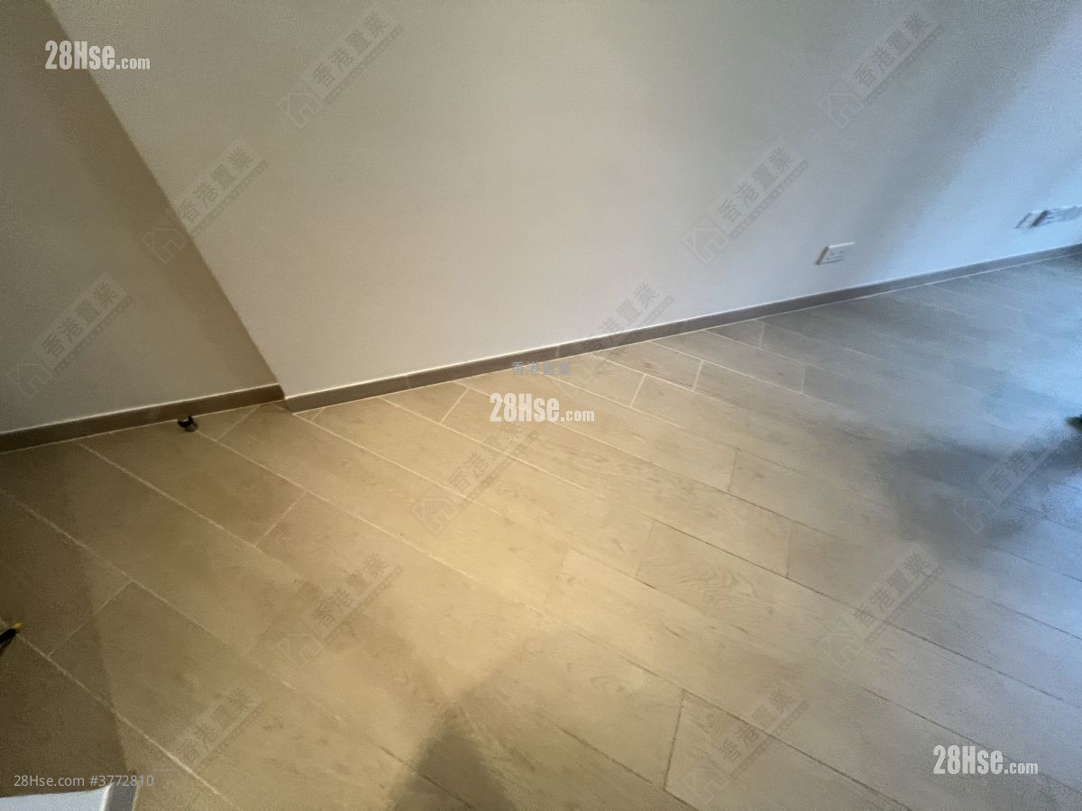 Lp10 Sell 2 Bedrooms , 1 Bathroom 484 ft²