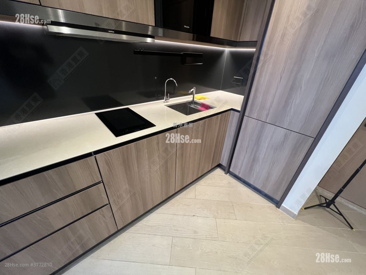 Lp10 Sell 2 Bedrooms , 1 Bathroom 484 ft²