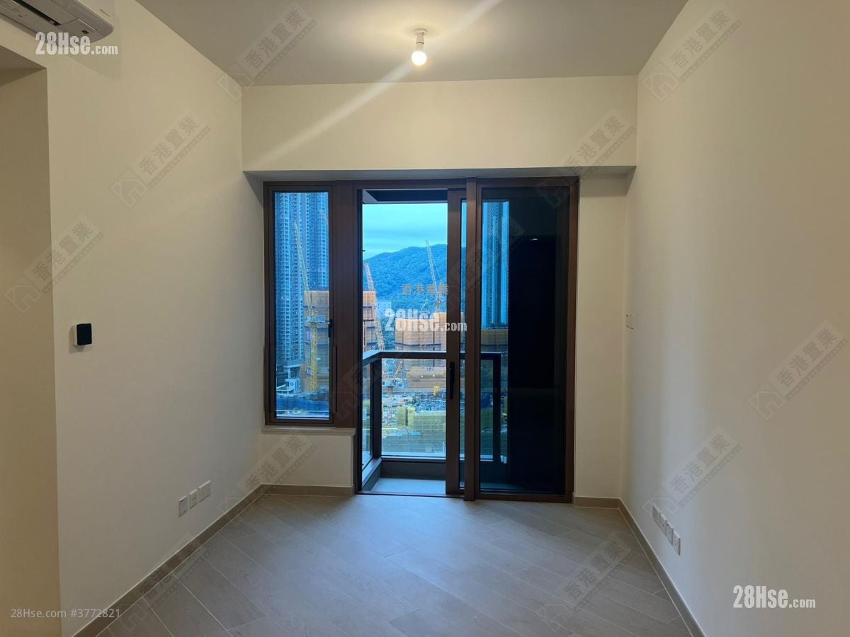 Lp10 Sell 2 Bedrooms , 2 Bathrooms 647 ft²