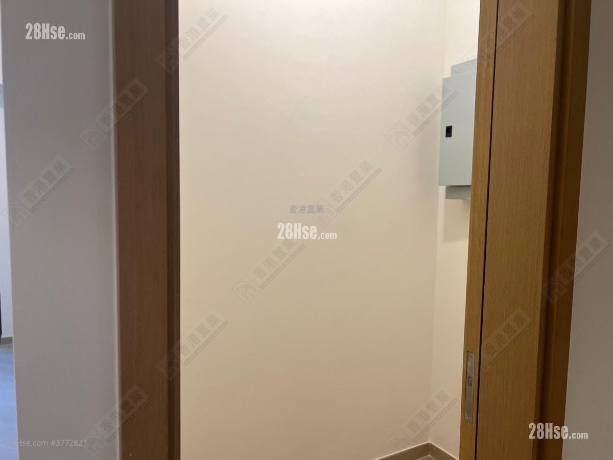 Lp10 Sell 2 Bedrooms , 2 Bathrooms 647 ft²