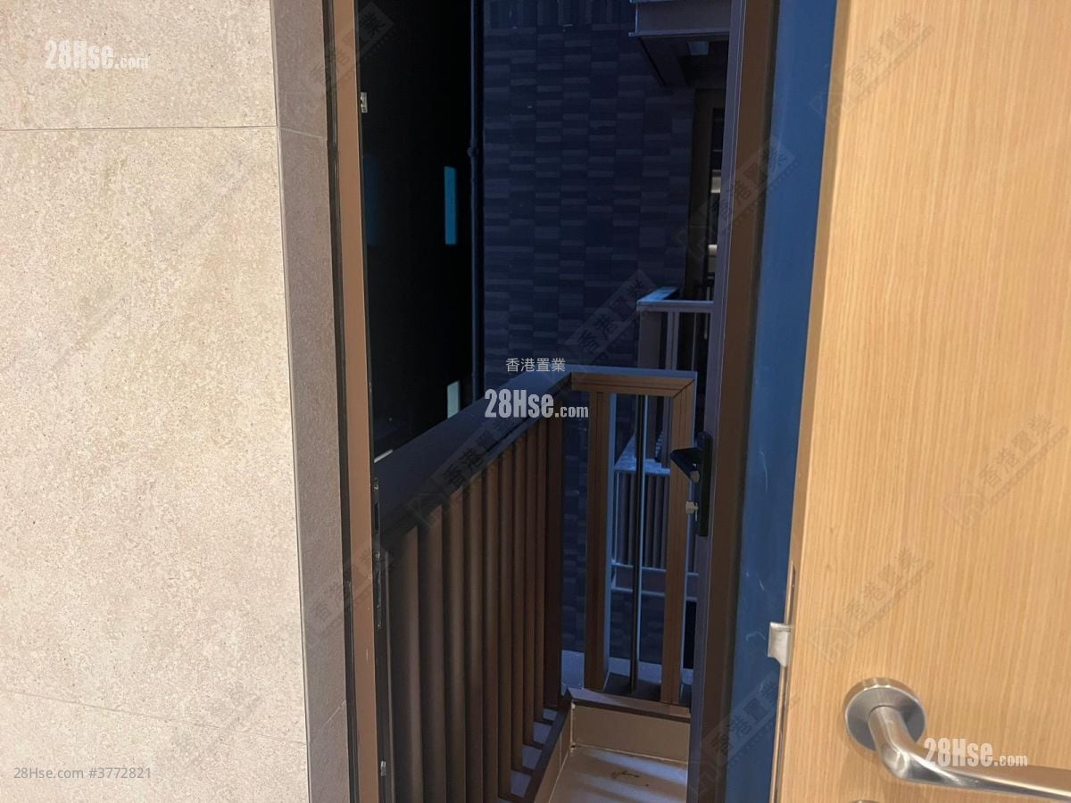 Lp10 Sell 2 Bedrooms , 2 Bathrooms 647 ft²