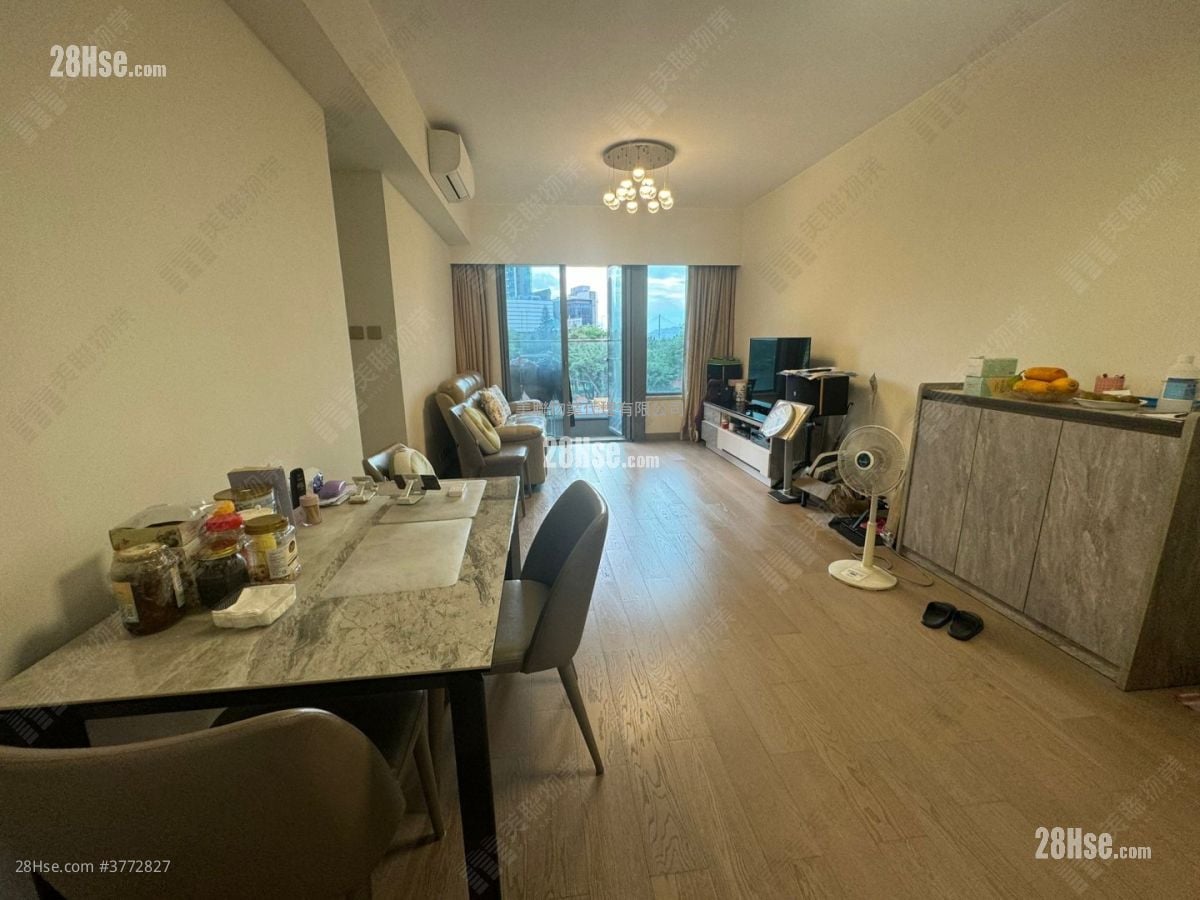 映日湾 售盘 3 房 803 平方尺