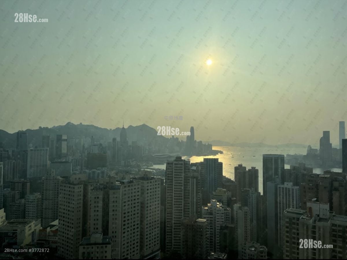 海天峰 售盘 3 房 , 3 浴室 935 平方尺