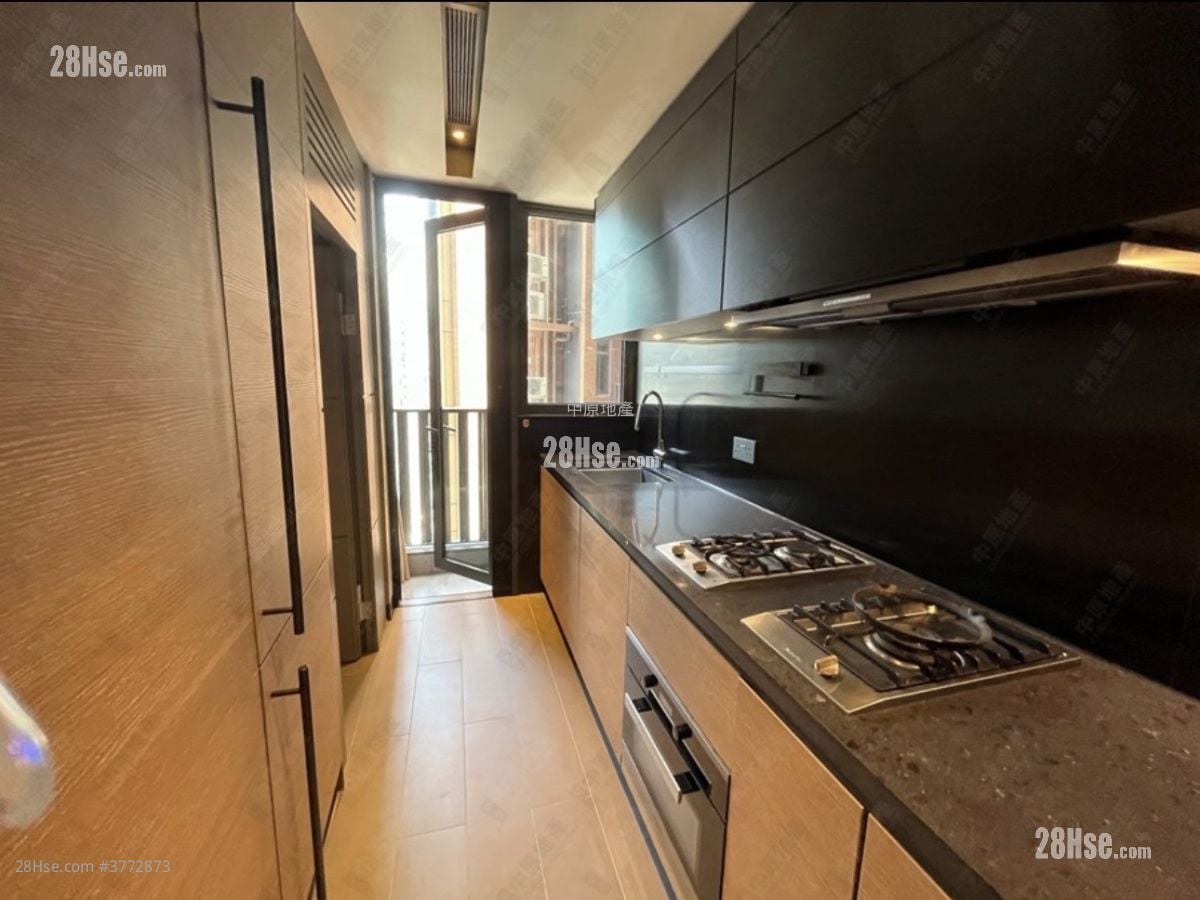 柏傲山 售盘 3 房 , 2 浴室 735 平方尺