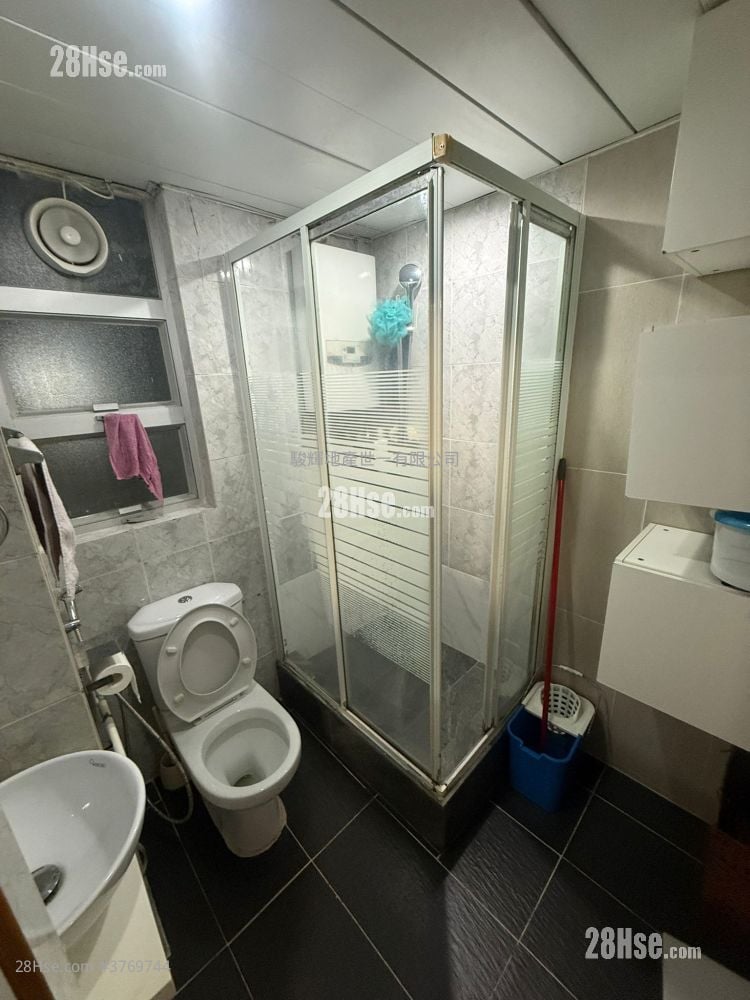 汉口中心 售盘 3 房 , 2 浴室 818 平方尺