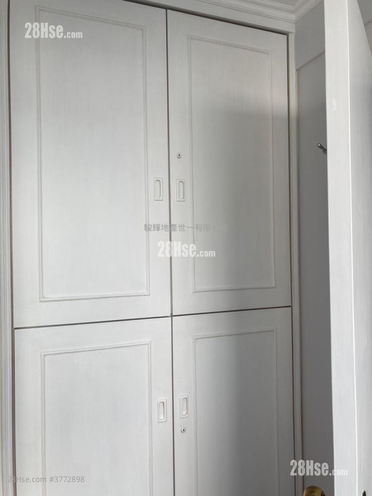 Luna Court Sell 2 Bedrooms , 1 Bathroom 447 ft²