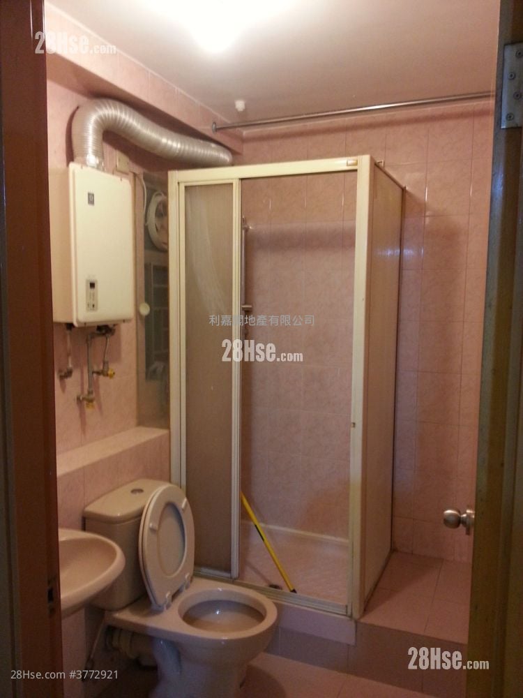 Mei Foo Sun Chuen Sell 3 Bedrooms , 1 Bathroom 652 ft²