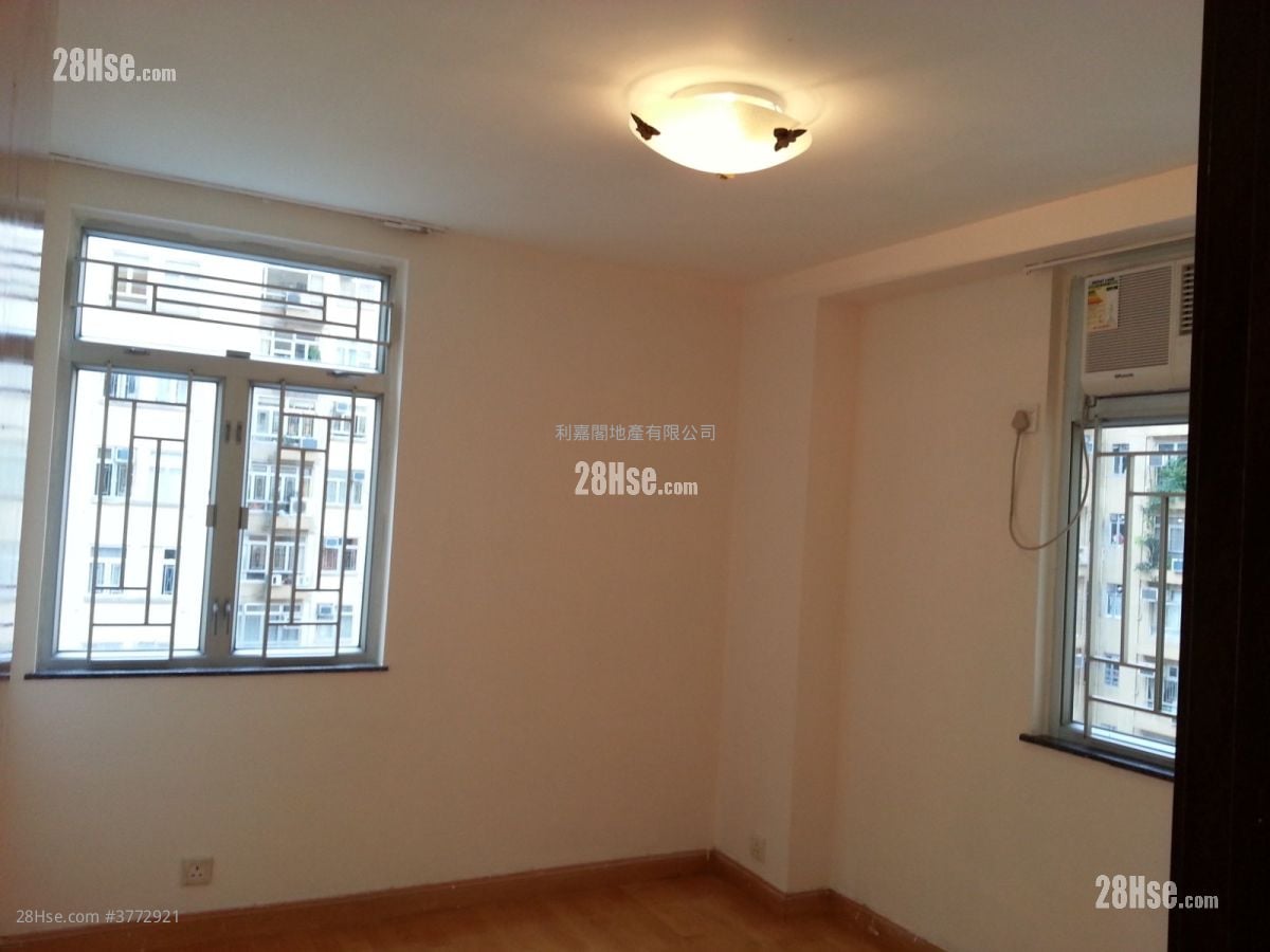 Mei Foo Sun Chuen Sell 3 Bedrooms , 1 Bathroom 652 ft²