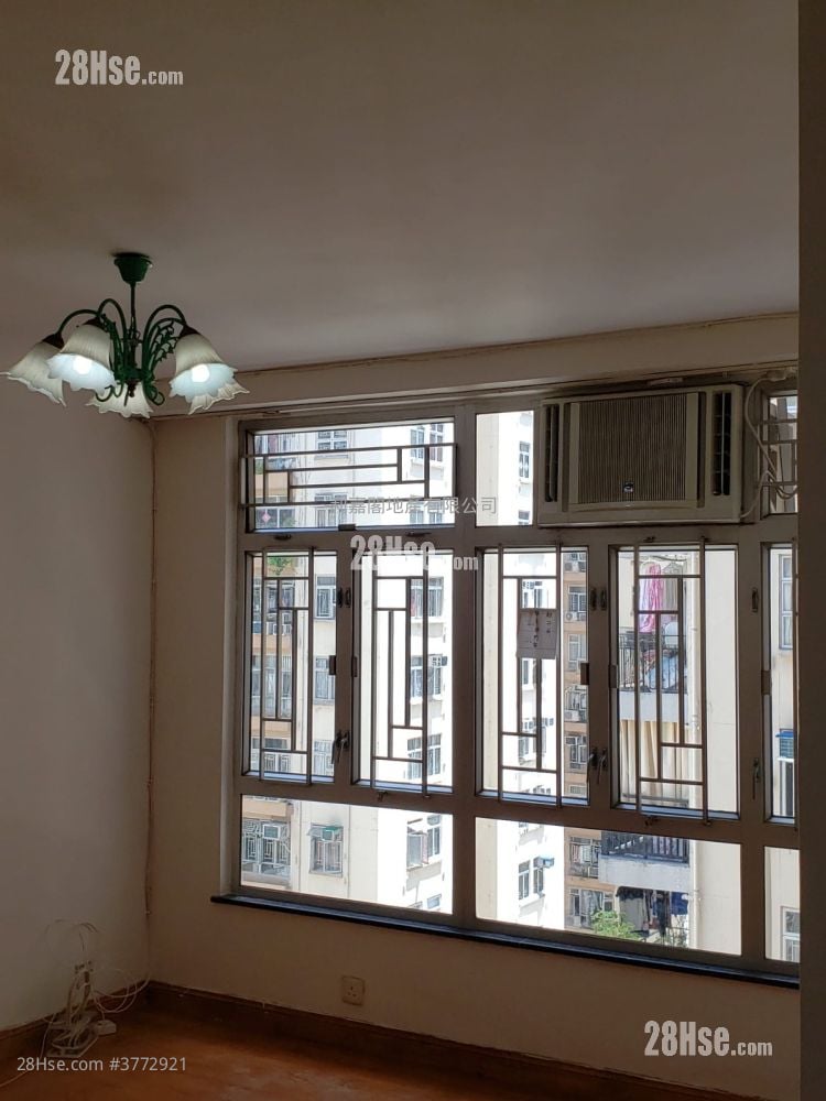 Mei Foo Sun Chuen Sell 3 Bedrooms , 1 Bathroom 652 ft²