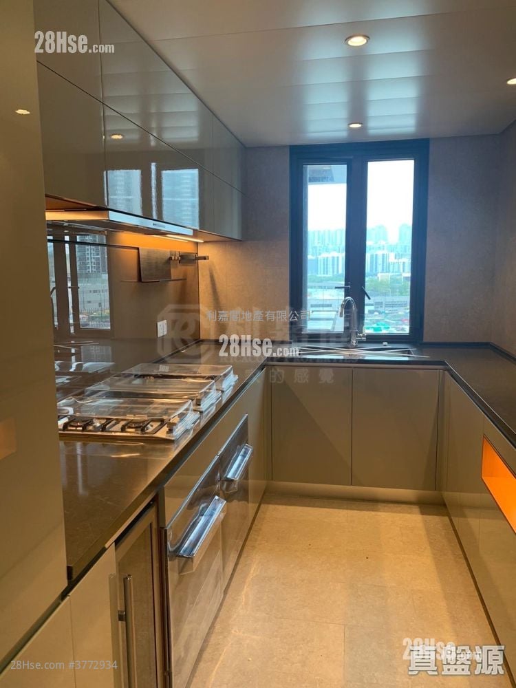 Lp6 Sell 4 Bedrooms , 3 Bathrooms 1,086 ft²