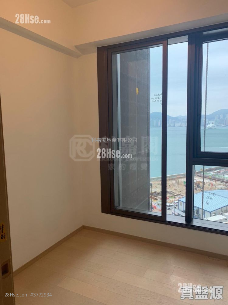 Lp6 Sell 4 Bedrooms , 3 Bathrooms 1,086 ft²