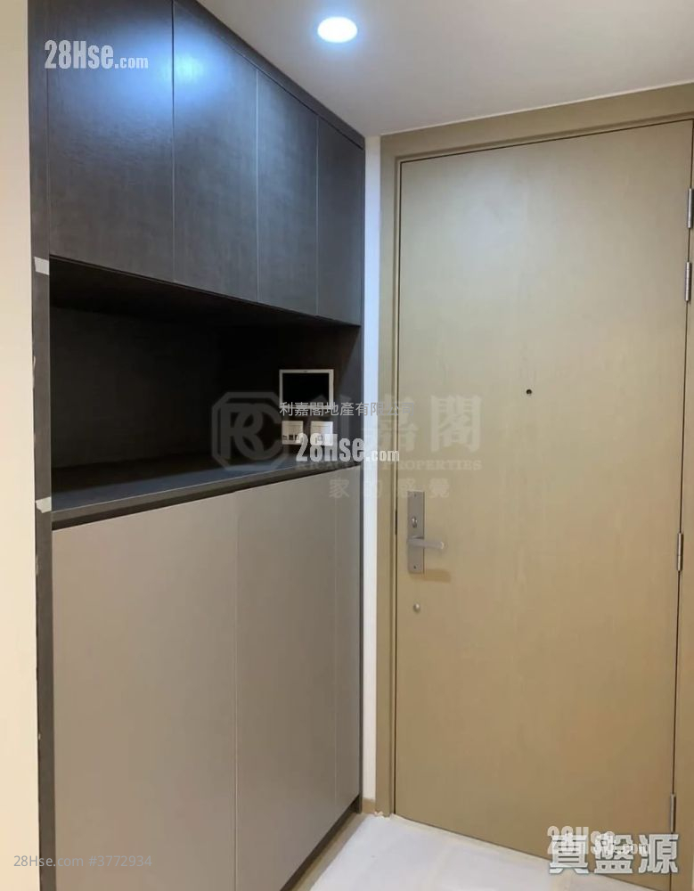 Lp6 Sell 4 Bedrooms , 3 Bathrooms 1,086 ft²