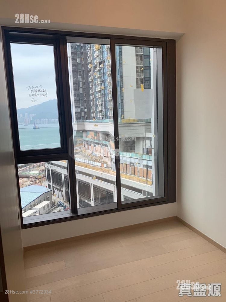 Lp6 Sell 4 Bedrooms , 3 Bathrooms 1,086 ft²