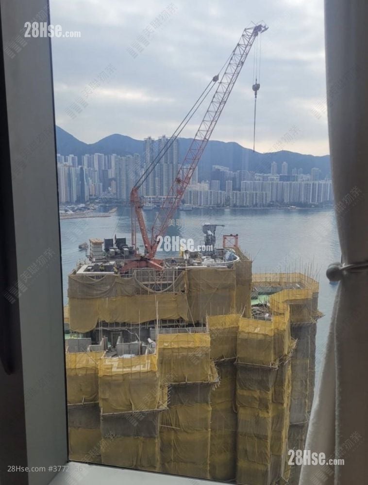 Peninsula East 售盘 3 房 869 平方尺