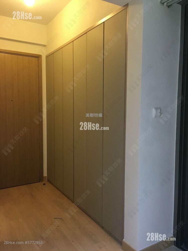 Peninsula East 售盘 3 房 869 平方尺