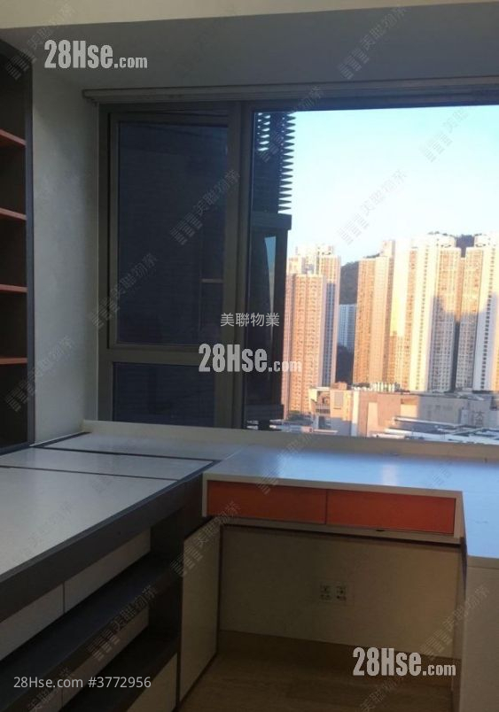 Peninsula East 售盘 3 房 869 平方尺