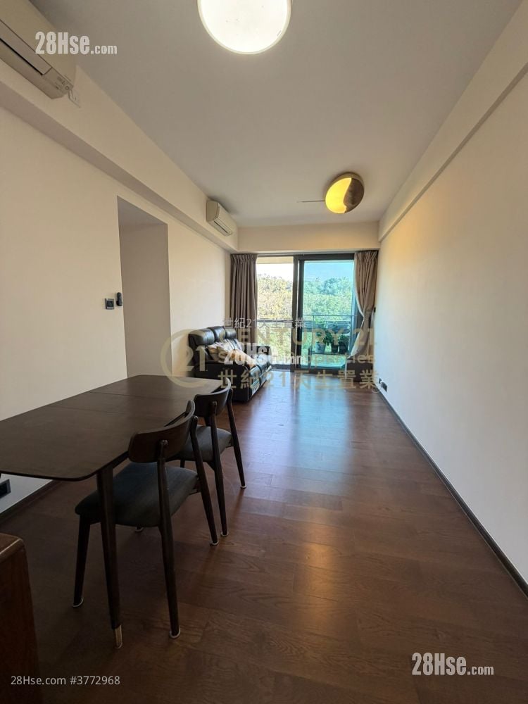 Le Pont Rental 3 Bedrooms , 2 Bathrooms 755 ft²