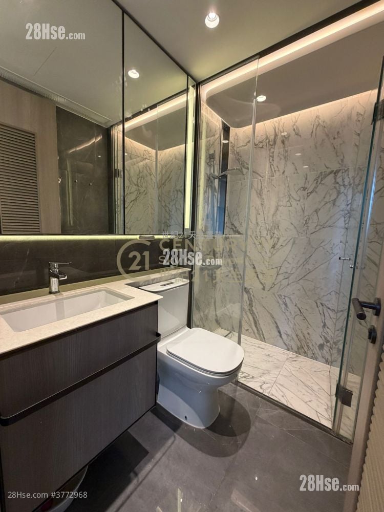 Le Pont Rental 3 Bedrooms , 2 Bathrooms 755 ft²
