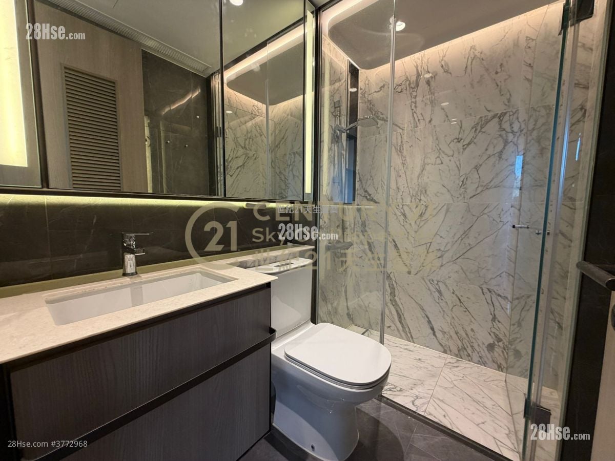 Le Pont Rental 3 Bedrooms , 2 Bathrooms 755 ft²