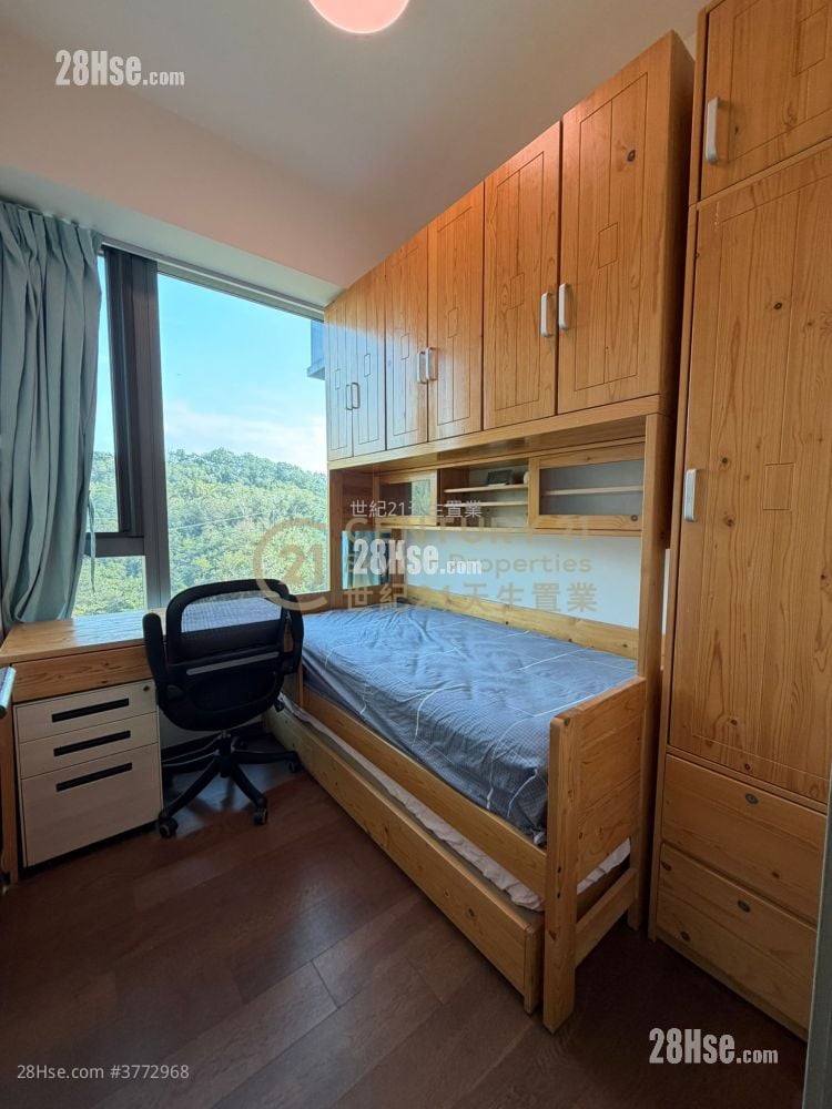 Le Pont Rental 3 Bedrooms , 2 Bathrooms 755 ft²