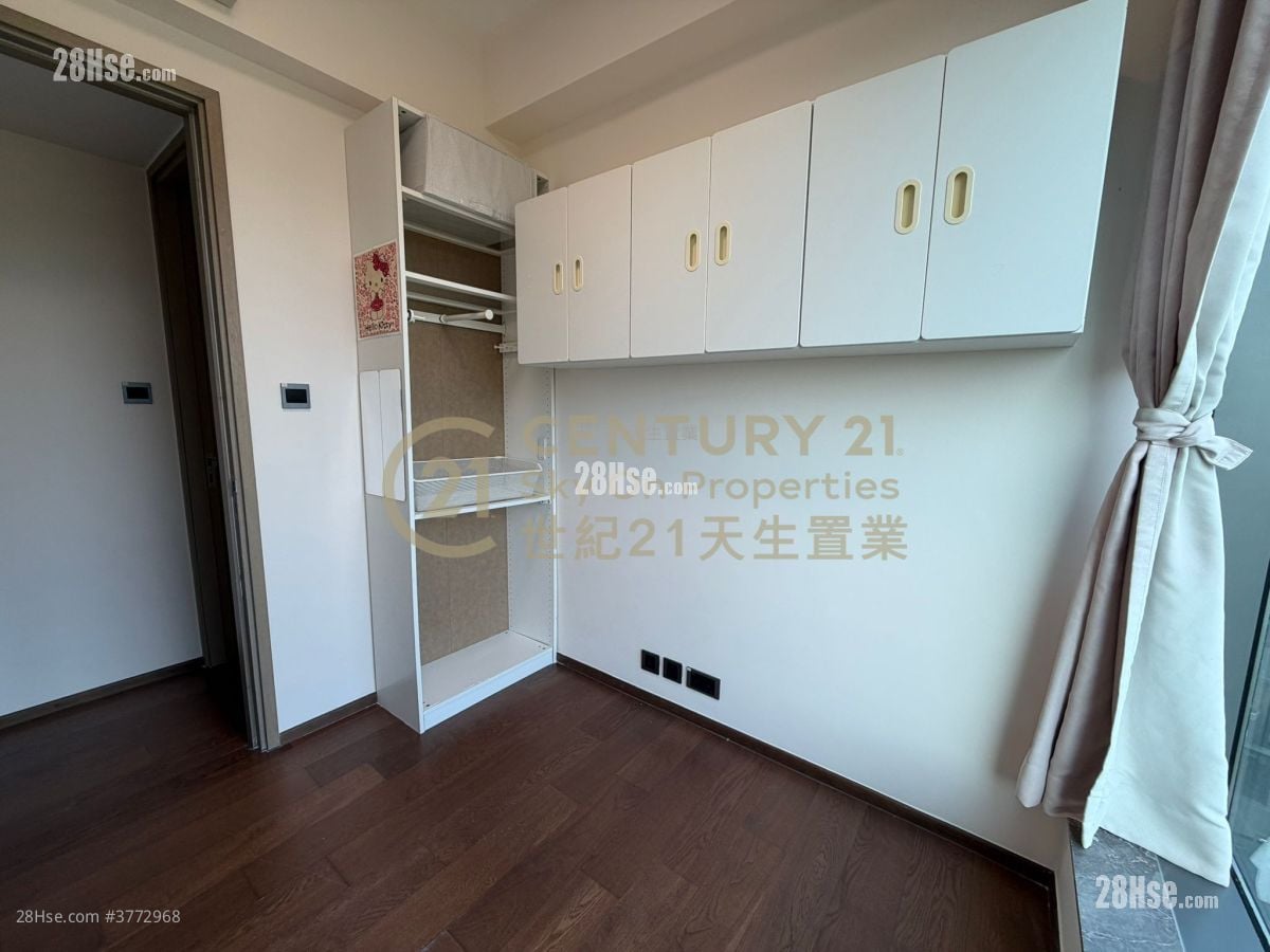 Le Pont Rental 3 Bedrooms , 2 Bathrooms 755 ft²